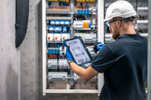 Przewodnik po&nbsp;monitoringu mediów energetycznych w&nbsp;zakładzie produkcyjnym